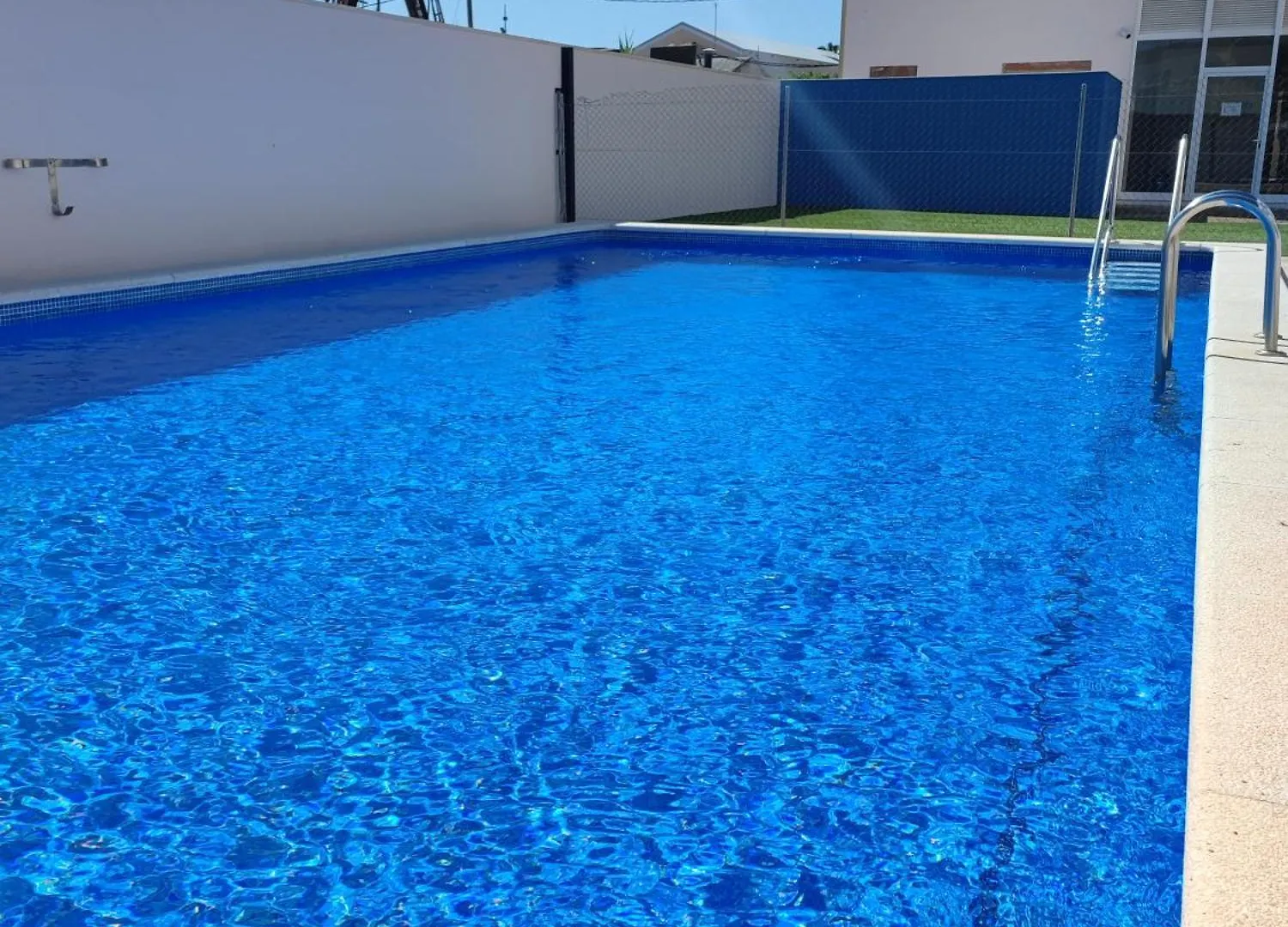 Nina'S Blue Pool & Beach Deltebre